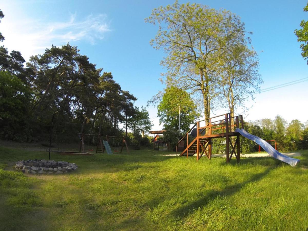Domki Letniskowe Blisko Plazy- Park Jantar Extérieur photo